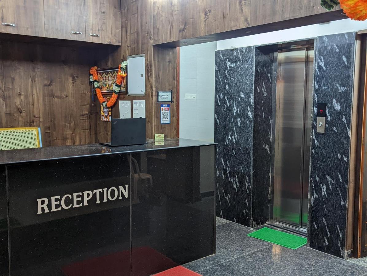 Lakshmi Paradise Lodge A/C Поллачи Экстерьер фото